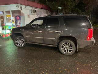 2011 Cadillac Escalade III, чёрный, 1955555 рублей, вид 4