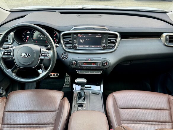 2019 Kia Sorento III Prime Рестайлинг, белый, 3500000 рублей - вид 9