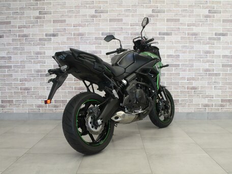 2024 Kawasaki Versys 650, зелёный, 907000 рублей, вид 4