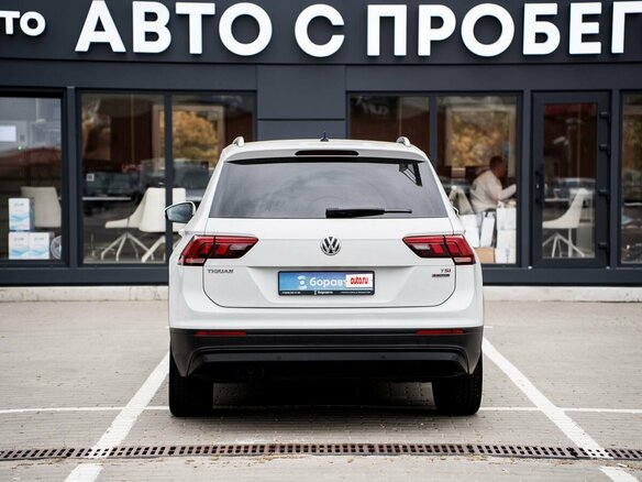 2017 Volkswagen Tiguan II, белый, 2418000 рублей - вид 4