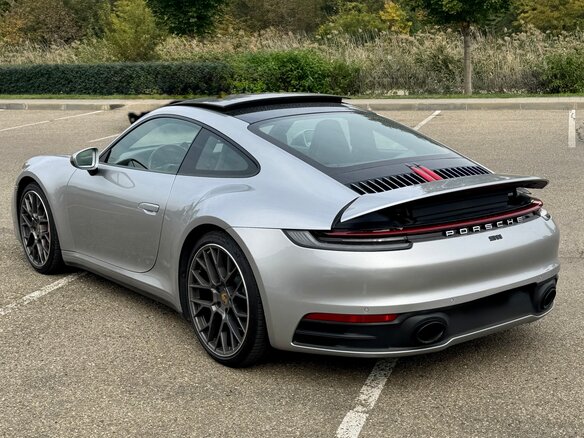 2019 Porsche 911 Carrera 4S VIII (992), серебристый, 11690000 рублей - вид 4