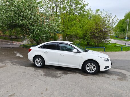 2012 Chevrolet Cruze I, белый, 800000 рублей, вид 3