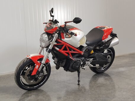 2010 Ducati Monster 696, белый, 379000 рублей, вид 4