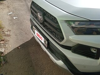 2023 Toyota RAV4 V (XA50), белый, 3800000 рублей, вид 4