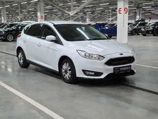 2018 Ford Focus III Рестайлинг, белый, 995000 рублей, вид 3