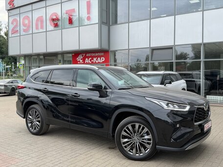 Toyota Highlander IV (XU70)