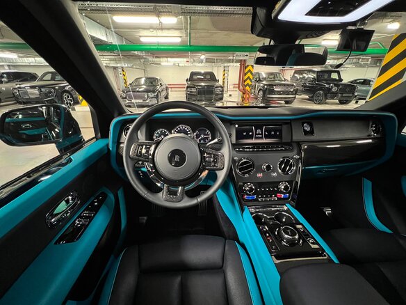 2020 Rolls-Royce Cullinan Black Badge I (Series I), чёрный, 39950000 рублей - вид 9