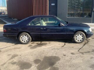 1995 Mercedes-Benz E-Класс 320 I (W124), синий, 1500000 рублей, вид 4