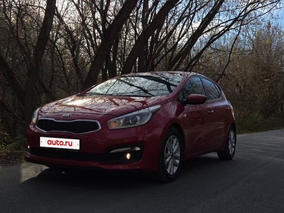 2017 Kia Ceed II Рестайлинг, красный, 1290000 рублей