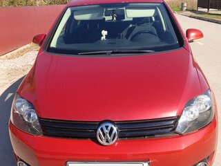 2011 Volkswagen Golf Plus II, красный, 650000 рублей, вид 2