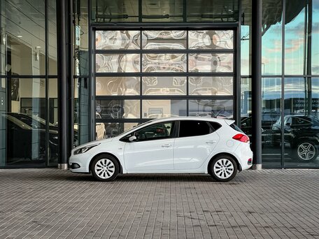 2013 Kia Ceed II, белый, 880000 рублей, вид 4