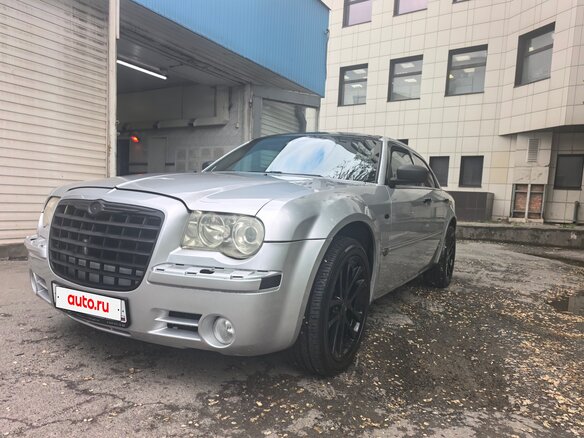 2004 Chrysler 300C I, серебристый, 700000 рублей - вид 1