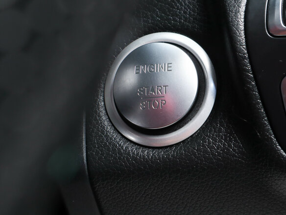 2016 Mercedes-Benz C-Класс 180 IV (W205), белый - вид 17