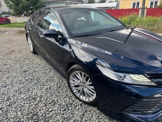2018 Toyota Camry VIII (XV70), синий, 3200000 рублей, вид 3
