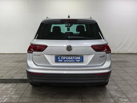 2017 Volkswagen Tiguan II, серебристый, 1780000 рублей, вид 5