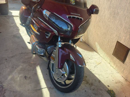2009 Honda GL 1800 Gold Wing, пурпурный, 1000000 рублей, вид 2