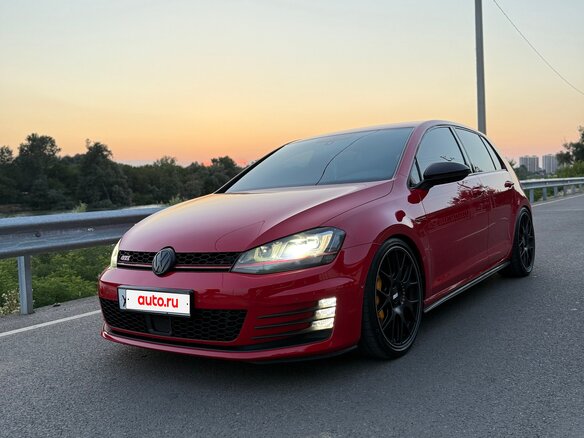 2013 Volkswagen Golf GTI VII, красный, 2350000 рублей - вид 13