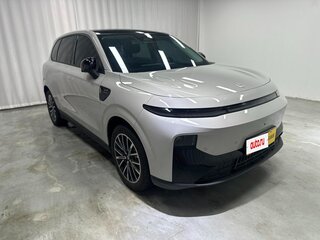 2025 Leapmotor B10 67.1 kWh, серебристый, 3160548 рублей, вид 1