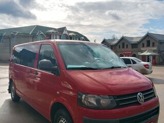 2010 Volkswagen Caravelle T5 Рестайлинг, красный, 1750000 рублей, вид 5