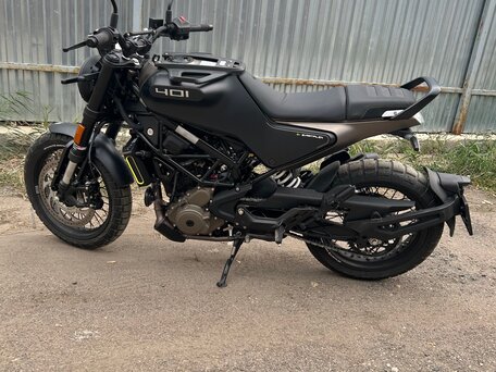 2022 Husqvarna Svartpilen 401, чёрный, 550000 рублей, вид 3
