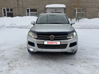 2011 Volkswagen Touareg II, серебристый, 2000000 рублей, вид 4