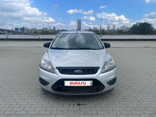 2010 Ford Focus II Рестайлинг, серебристый, 620000 рублей, вид 2