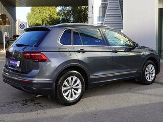 2021 Volkswagen Tiguan II Рестайлинг, серый, 3371000 рублей, вид 4