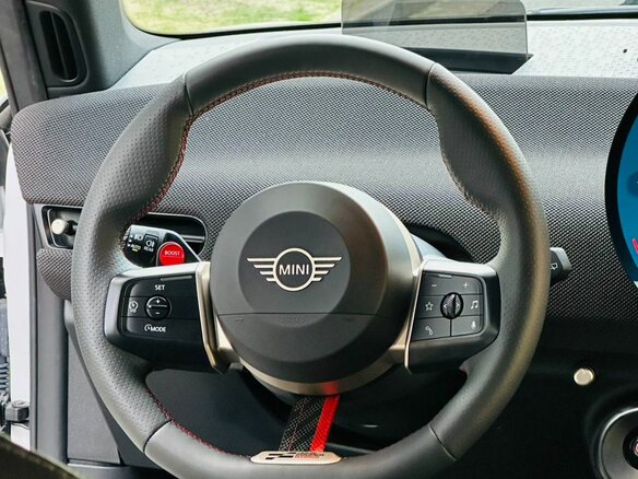 2025 Mini Hatch JCW Electric IV (F65/F66/J01), белый, 6390000 рублей - вид 11