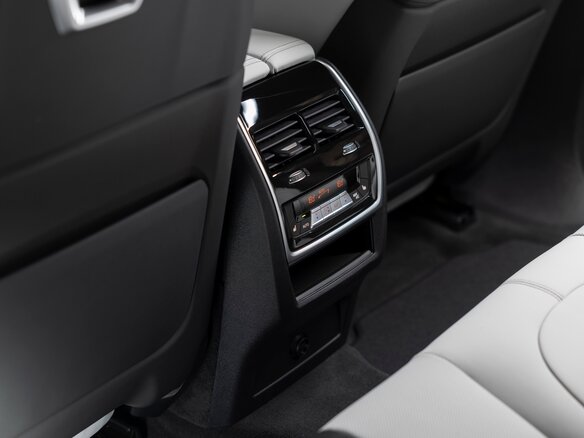 2026 BMW X6 M Competition III (F96) Рестайлинг, чёрный, 31169000 рублей - вид 19