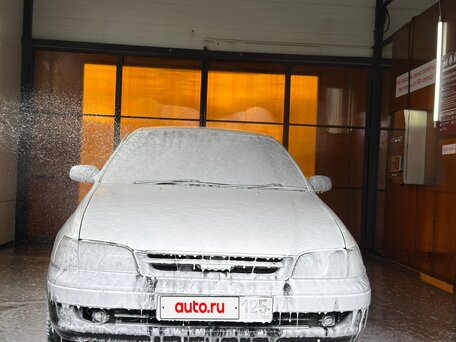 2001 Toyota Caldina II Рестайлинг, белый, 270000 рублей, вид 2
