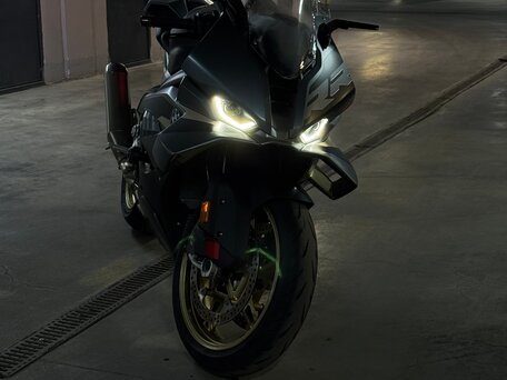 2025 BMW S 1000 RR, серый, 2150000 рублей, вид 2