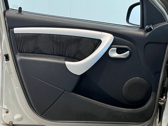 2010 Renault Sandero I, бежевый, 775000 рублей - вид 18