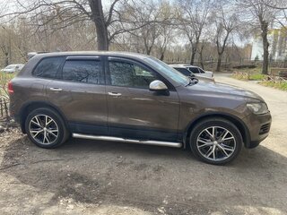 2011 Volkswagen Touareg II, коричневый, 1700000 рублей, вид 3