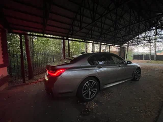 2021 BMW 7 серии 730i VI (G11/G12) Рестайлинг, серый, 6000000 рублей, вид 5