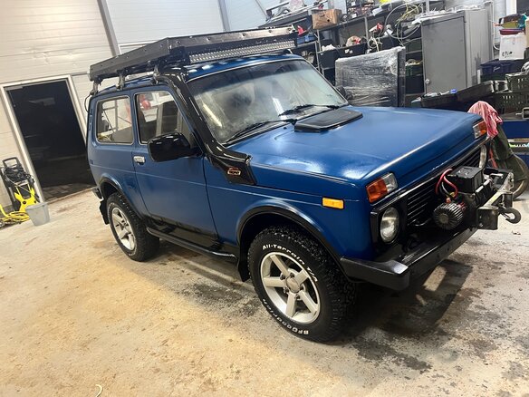 2005 Lada (ВАЗ) 2121 (4x4) I Рестайлинг, синий, 460000 рублей - вид 2