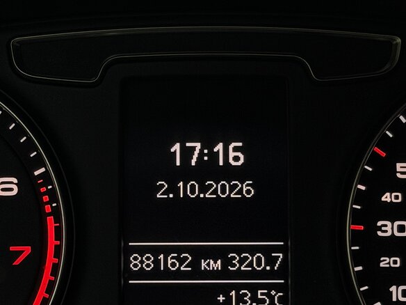 2017 Audi Q3 I (8U) Рестайлинг, чёрный, 2000000 рублей - вид 11