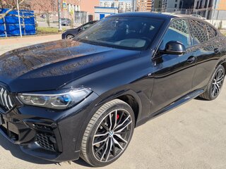 2021 BMW X6 M50i III (G06), чёрный, 9000000 рублей, вид 2