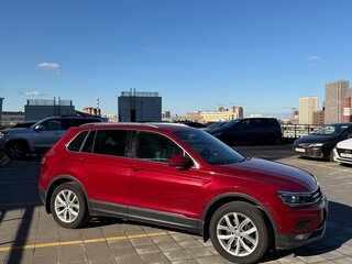 2017 Volkswagen Tiguan II, пурпурный, 1990000 рублей, вид 1