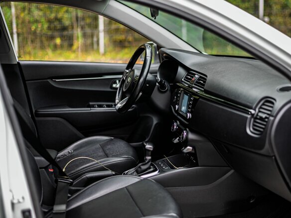 2018 Kia Rio X-Line IV, белый, 1335000 рублей - вид 12