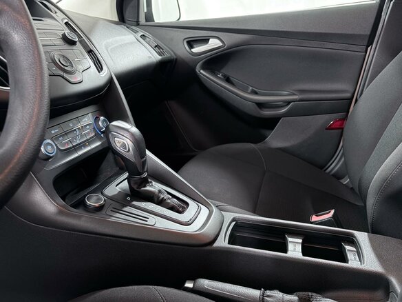 2016 Ford Focus III Рестайлинг, белый, 990000 рублей - вид 19