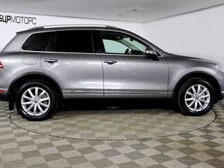 2016 Volkswagen Touareg II Рестайлинг, серый, 2249990 рублей, вид 4