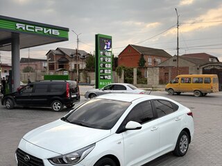 2018 Hyundai Solaris II, белый, 720000 рублей, вид 1