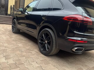 2016 Porsche Cayenne Diesel II Рестайлинг (958), чёрный, 3800000 рублей, вид 3