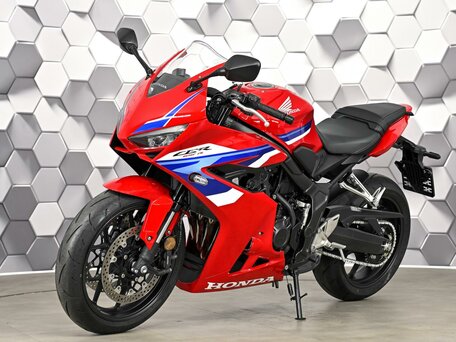 2025 Honda CBR 650R, красный, 1177000 рублей, вид 2