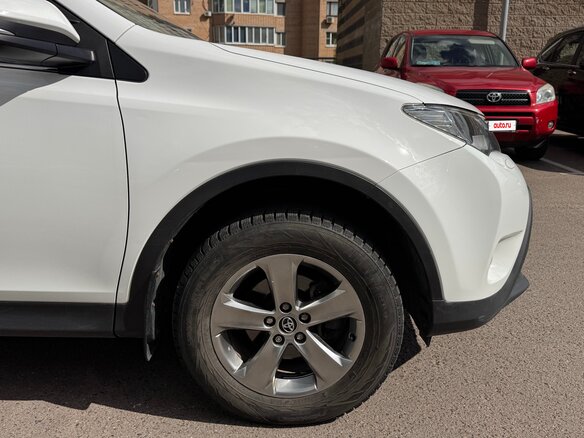 2015 Toyota RAV4 IV (XA40), белый, 1985000 рублей - вид 1