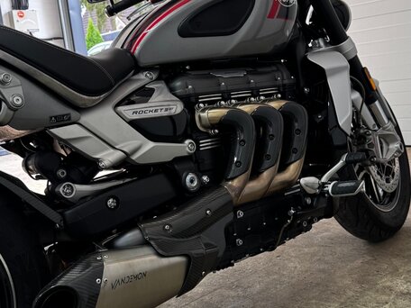 2020 Triumph Rocket III, серый, 2250000 рублей, вид 2