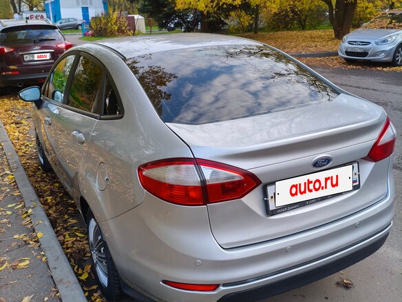 2015 Ford Fiesta Mk6 Рестайлинг, серебристый, 750000 рублей - вид 7