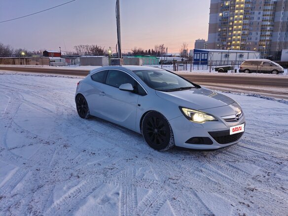 2012 Opel Astra GTC J Рестайлинг, белый, 750000 рублей - вид 12