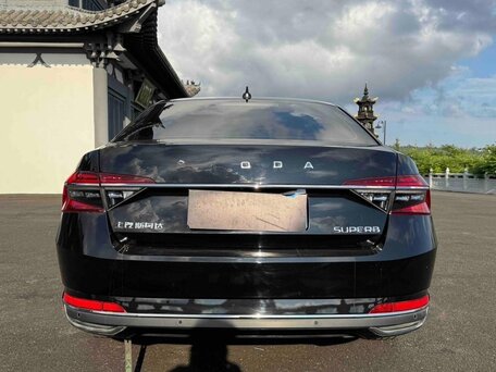 2023 Skoda Superb III Рестайлинг, чёрный, 2310000 рублей, вид 5