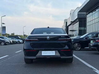 2025 BMW 7 серии 740i xDrive VII (G70), чёрный, 13300700 рублей, вид 2